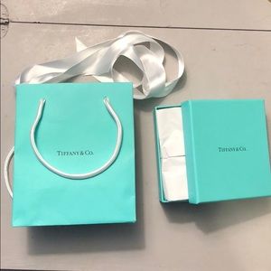 Tiffany box bag and ribbon